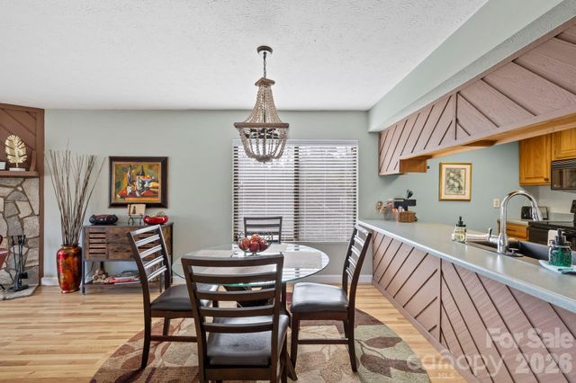 78 Upper Tanglewood Road 6, Lake Toxaway, NC 28747