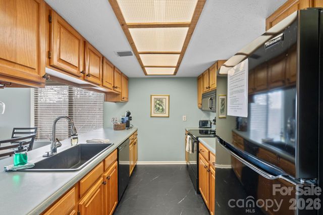 78 Upper Tanglewood Road 6, Lake Toxaway, NC 28747