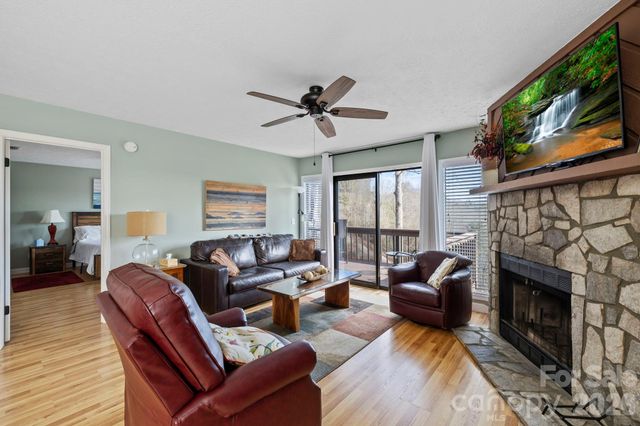 78 Upper Tanglewood Road 6, Lake Toxaway, NC 28747