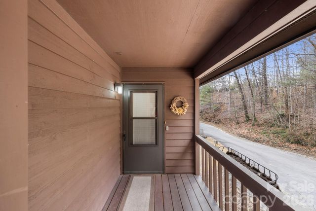 78 Upper Tanglewood Road 6, Lake Toxaway, NC 28747