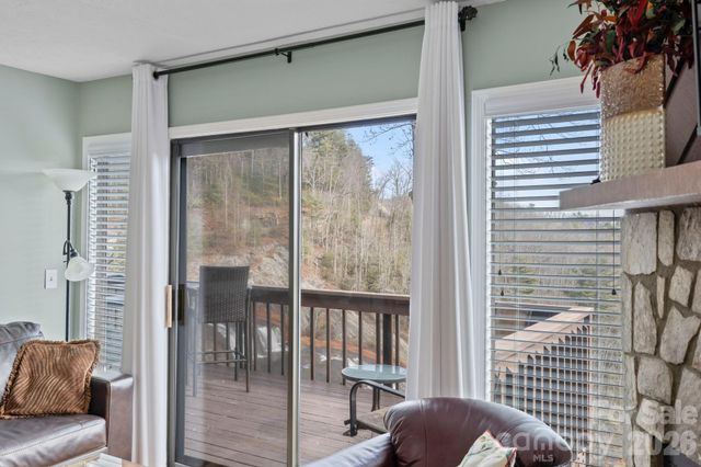 78 Upper Tanglewood Road 6, Lake Toxaway, NC 28747