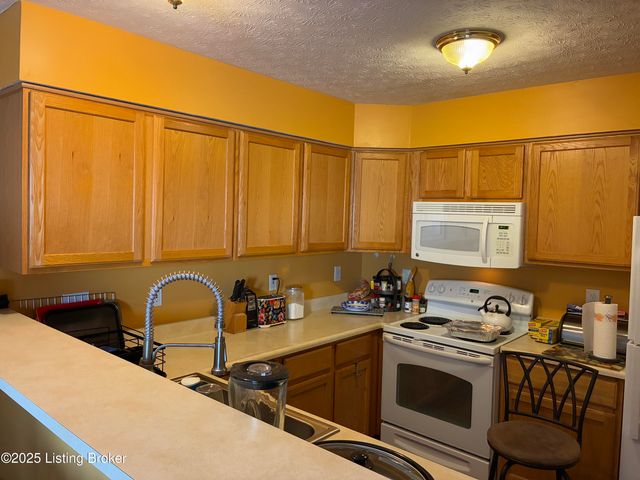 7905 Fir Green Way, Louisville, KY 40291