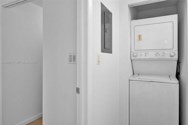 185 SE 14th Ter 1411, Miami, FL 33131