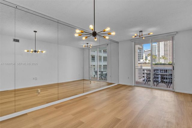 185 SE 14th Ter 1411, Miami, FL 33131