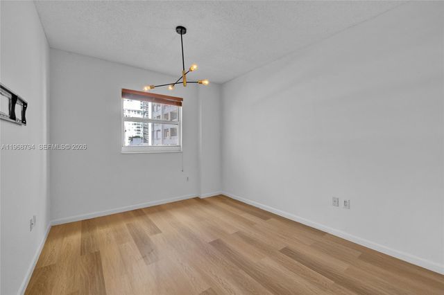 185 SE 14th Ter 1411, Miami, FL 33131