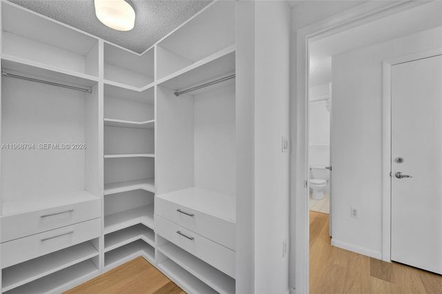 185 SE 14th Ter 1411, Miami, FL 33131