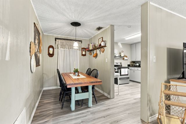 425 Dunaway Lane, Azle, TX 76020