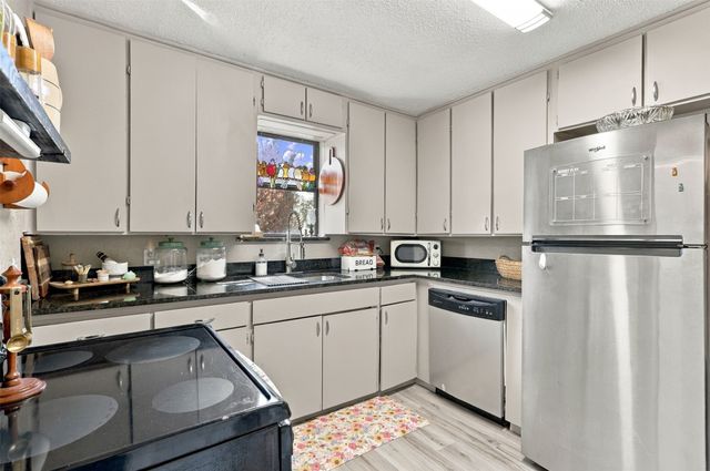 425 Dunaway Lane, Azle, TX 76020
