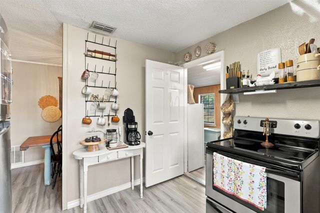 425 Dunaway Lane, Azle, TX 76020