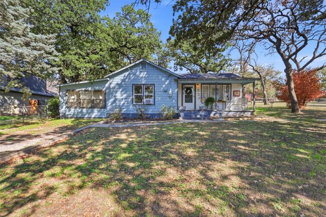 425 Dunaway Lane, Azle, TX 76020