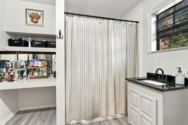 425 Dunaway Lane, Azle, TX 76020