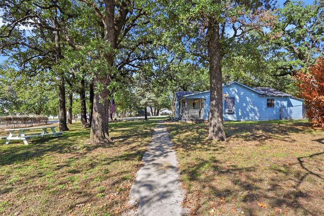 425 Dunaway Lane, Azle, TX 76020