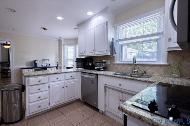 4500 Stoney Creek Ln, Chester, VA 23831