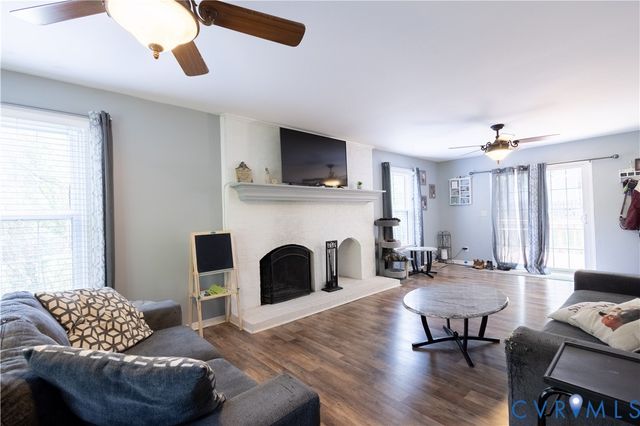 4500 Stoney Creek Ln, Chester, VA 23831
