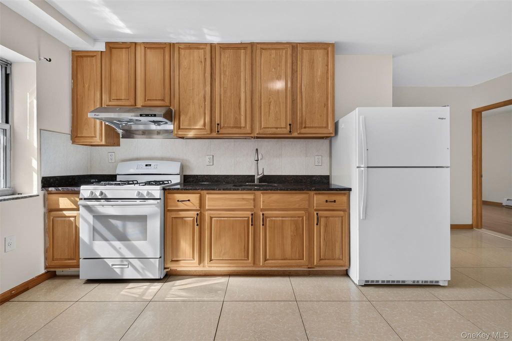 11245 39th Avenue 1E, Corona, NY 11368 — photo 5