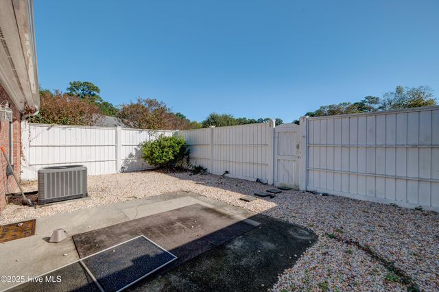 1058 Headwater Cove Lane, Wilmington, NC 28403