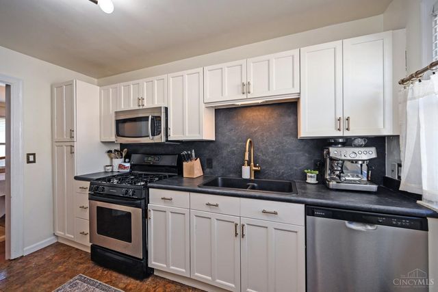 4028 OLeary Avenue, Deer Park, OH 45236