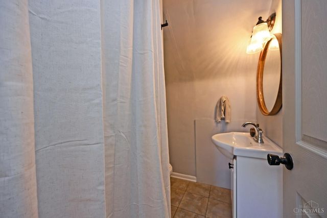 4028 OLeary Avenue, Deer Park, OH 45236