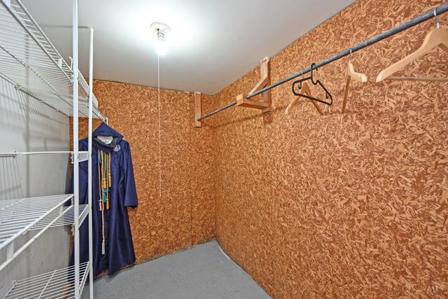 4028 OLeary Avenue, Deer Park, OH 45236