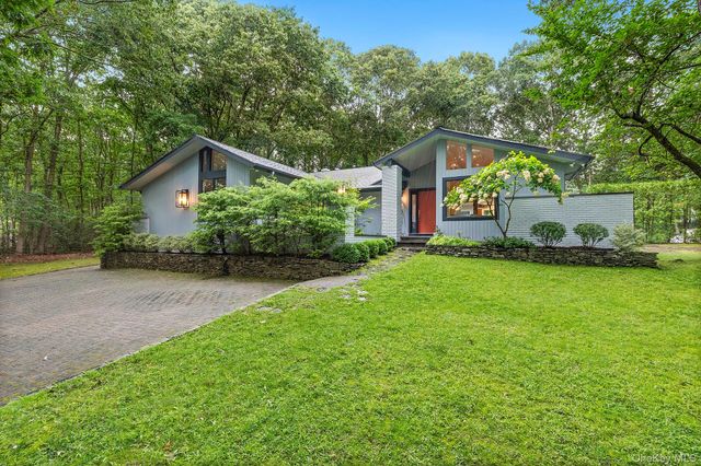 2723 Deerfield Road, Southampton, NY 11963