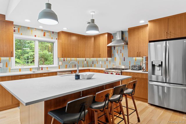 2723 Deerfield Road, Southampton, NY 11963
