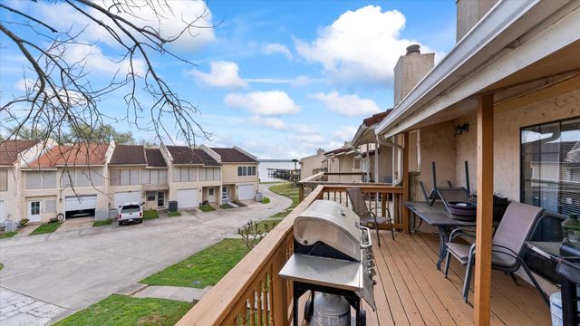 41 Regency Point, Conroe, TX 77356