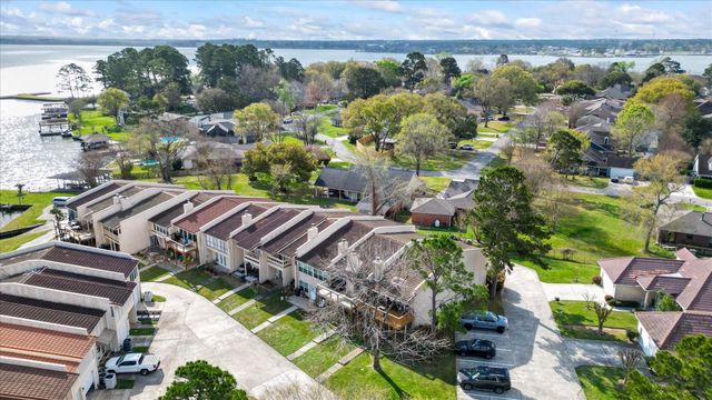 41 Regency Point, Conroe, TX 77356