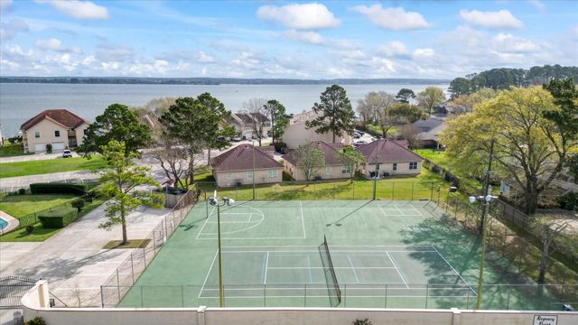 41 Regency Point, Conroe, TX 77356