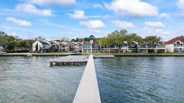 41 Regency Point, Conroe, TX 77356