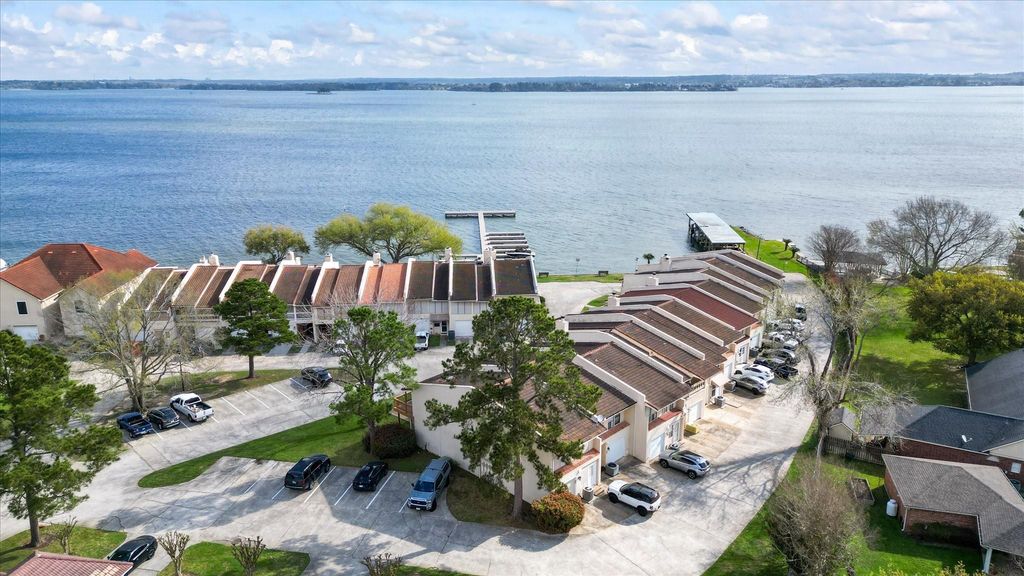 41 Regency Point, Conroe, TX 77356