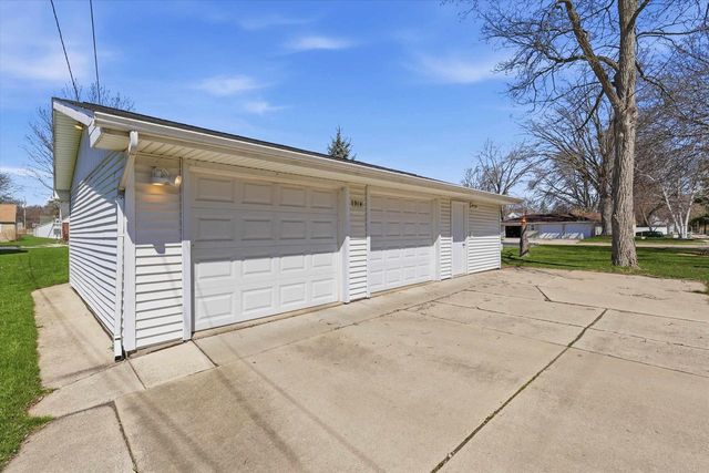 914 NEVILLE AVENUE, Green Bay, WI 54303
