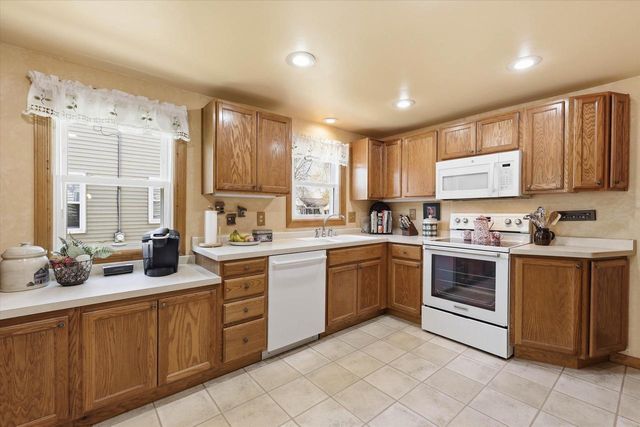 914 NEVILLE AVENUE, Green Bay, WI 54303