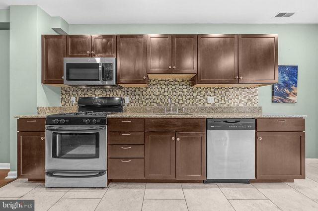238 S DURHAM ST, Baltimore, MD 21231