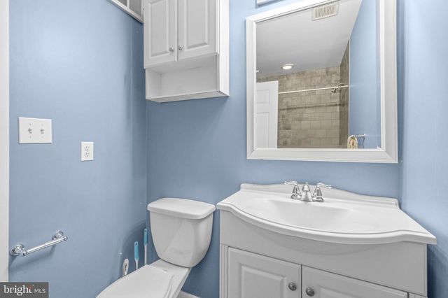 238 S DURHAM ST, Baltimore, MD 21231