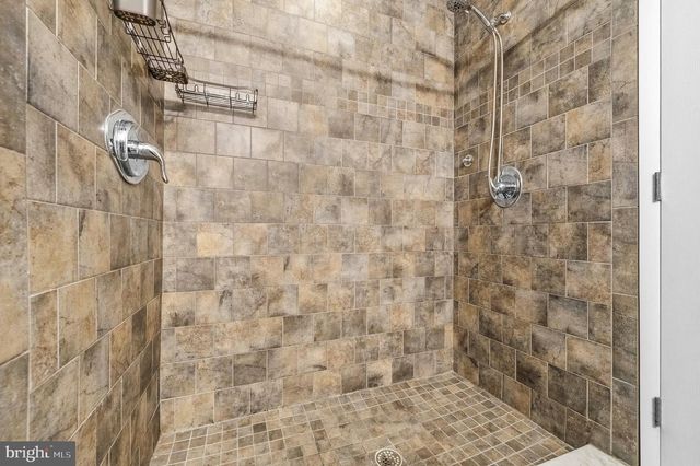238 S DURHAM ST, Baltimore, MD 21231