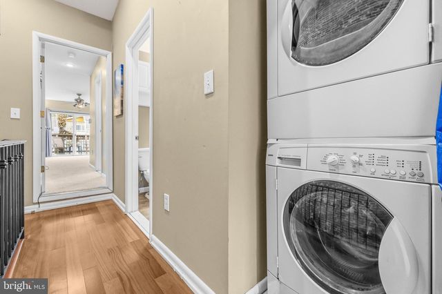 238 S DURHAM ST, Baltimore, MD 21231