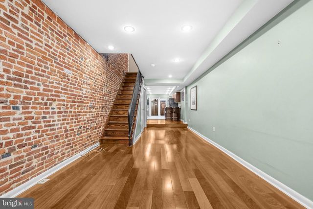 238 S DURHAM ST, Baltimore, MD 21231