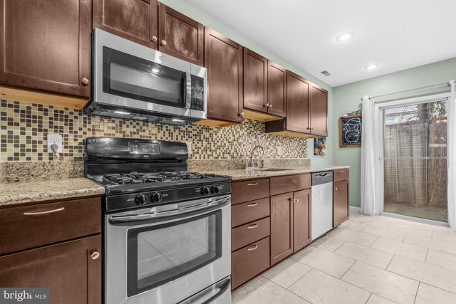 238 S DURHAM ST, Baltimore, MD 21231
