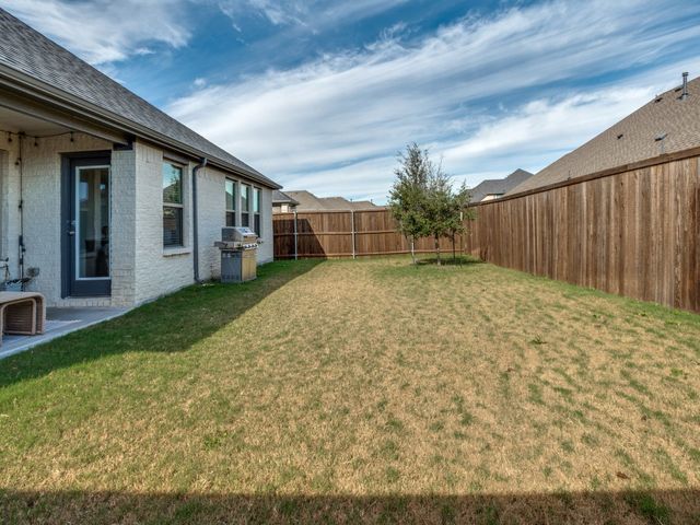 626 Congressional Avenue, Red Oak, TX 75154