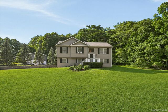 18 Hickory Place, Middletown, NY 10941