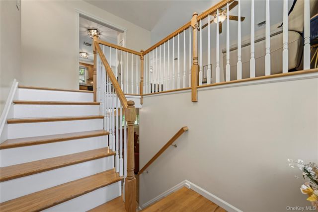 18 Hickory Place, Middletown, NY 10941