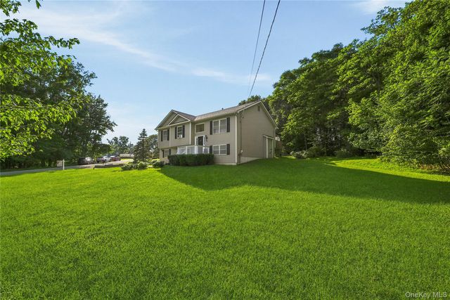 18 Hickory Place, Middletown, NY 10941