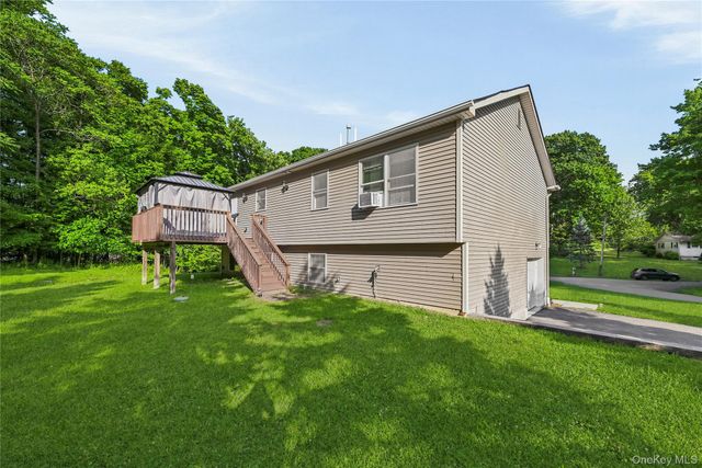 18 Hickory Place, Middletown, NY 10941