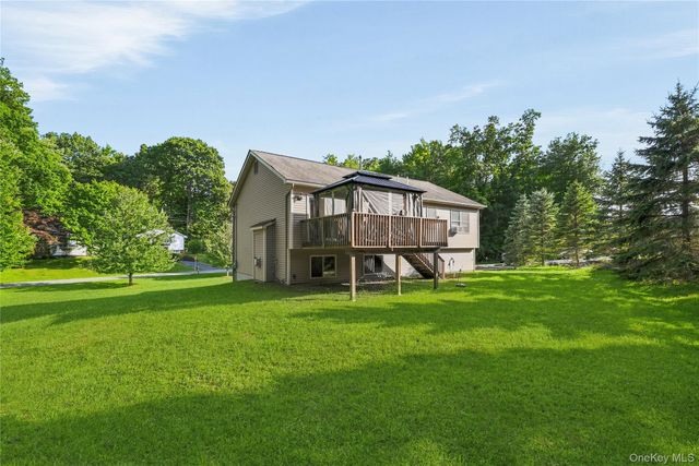 18 Hickory Place, Middletown, NY 10941