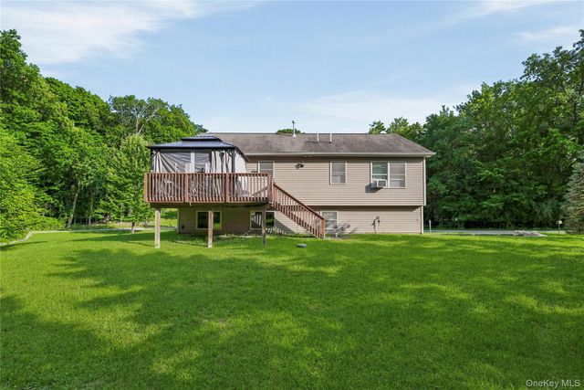 18 Hickory Place, Middletown, NY 10941
