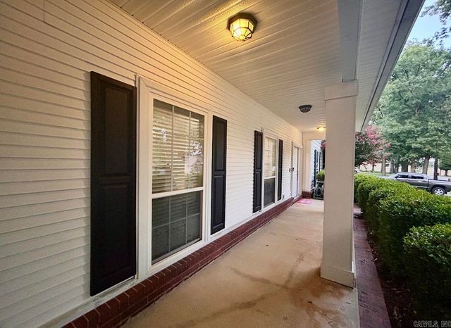 2210 S Fox Trail, Benton, AR 72019