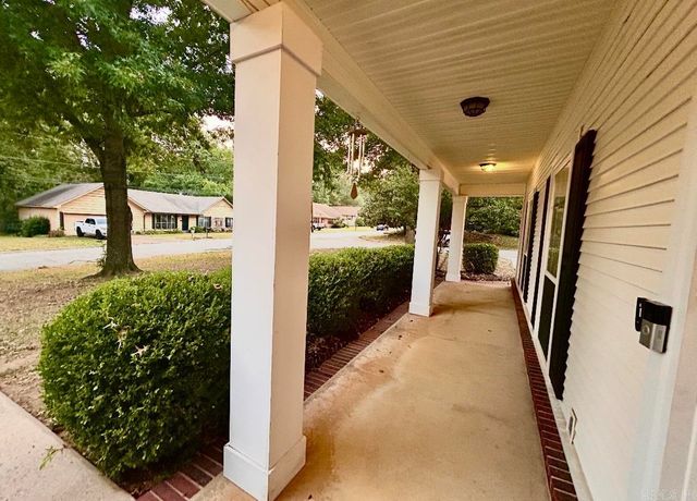 2210 S Fox Trail, Benton, AR 72019
