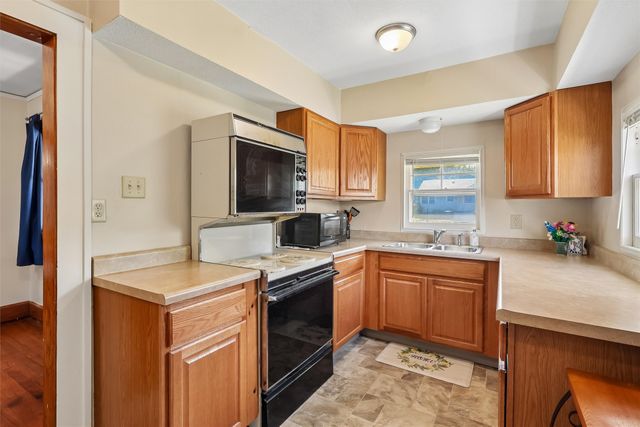 3825 2nd Avenue, Des Moines, IA 50313