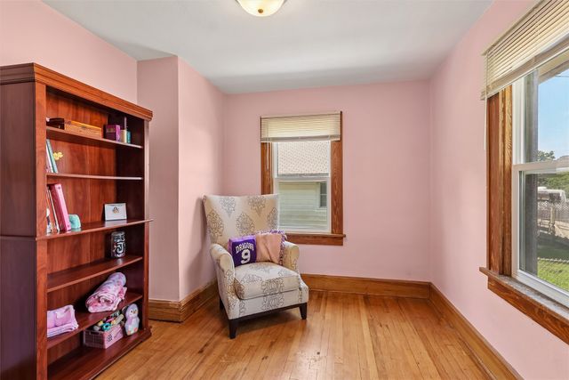 3825 2nd Avenue, Des Moines, IA 50313