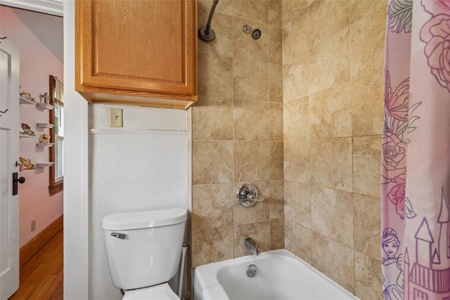 3825 2nd Avenue, Des Moines, IA 50313